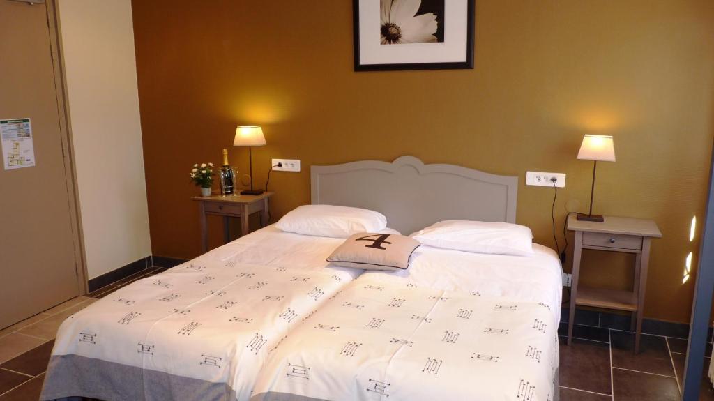 Hôtel-Restaurant La P'tite Auberge Lillebonne Zimmer foto